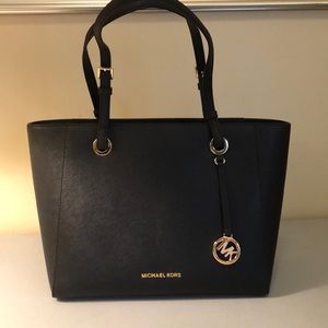 Michael Kors purse never used